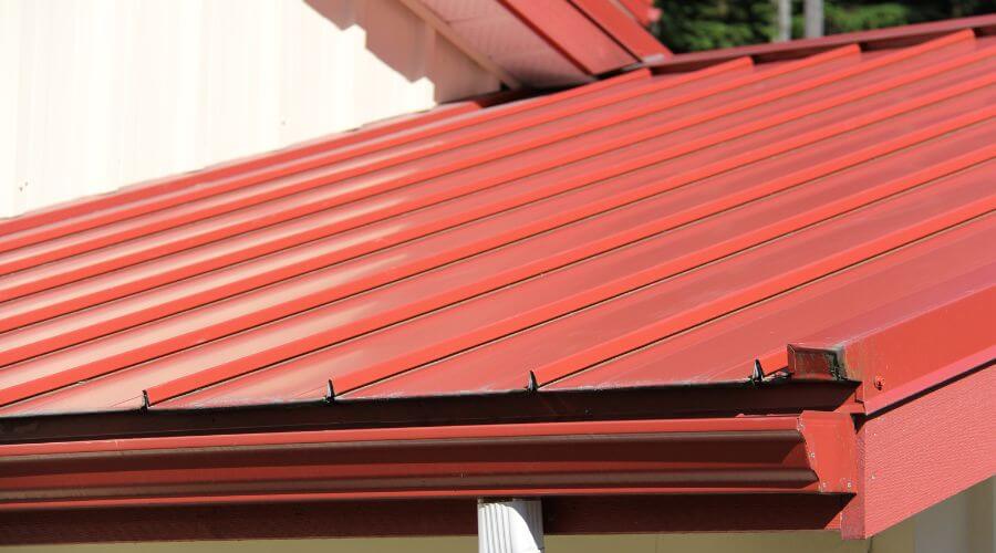 Professional gutter cleaning services in Mentone, IN